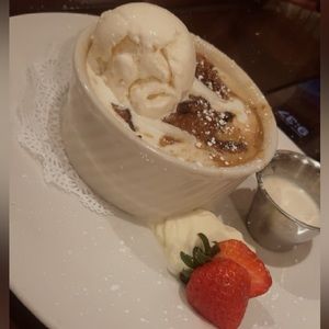 Meet your Posher, Thañia